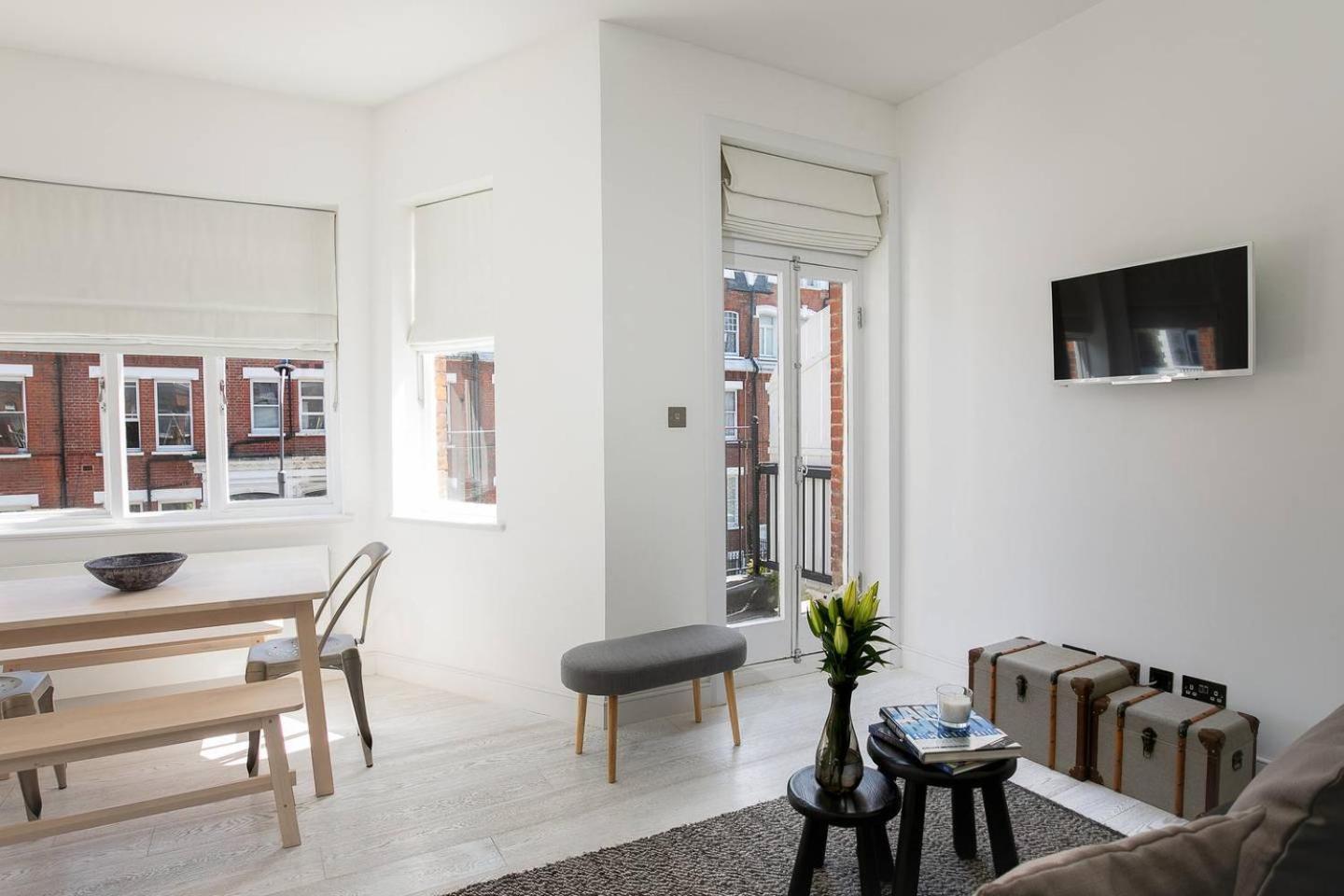 Guestready - West Kensington Home W/Balcony Londra Exterior foto
