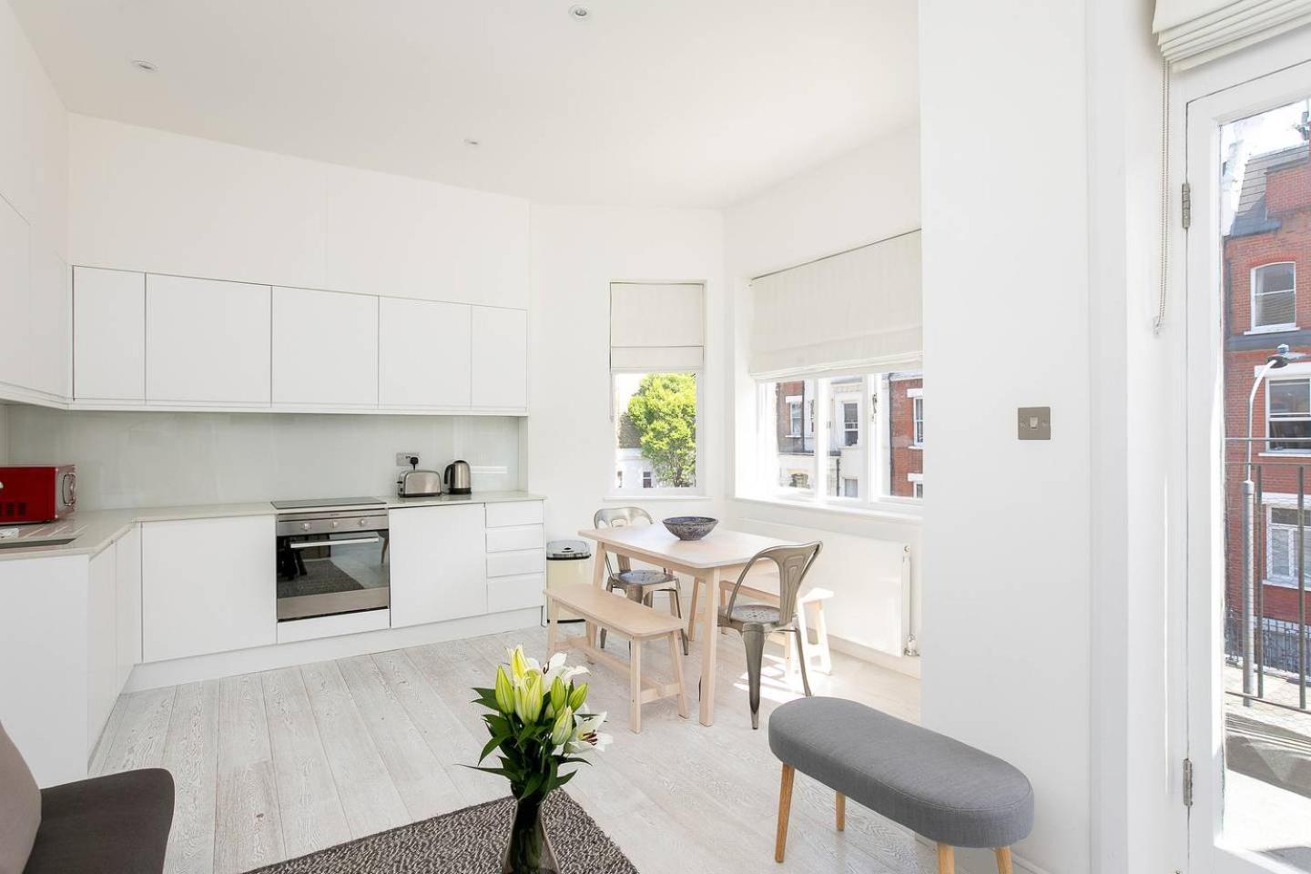 Guestready - West Kensington Home W/Balcony Londra Exterior foto